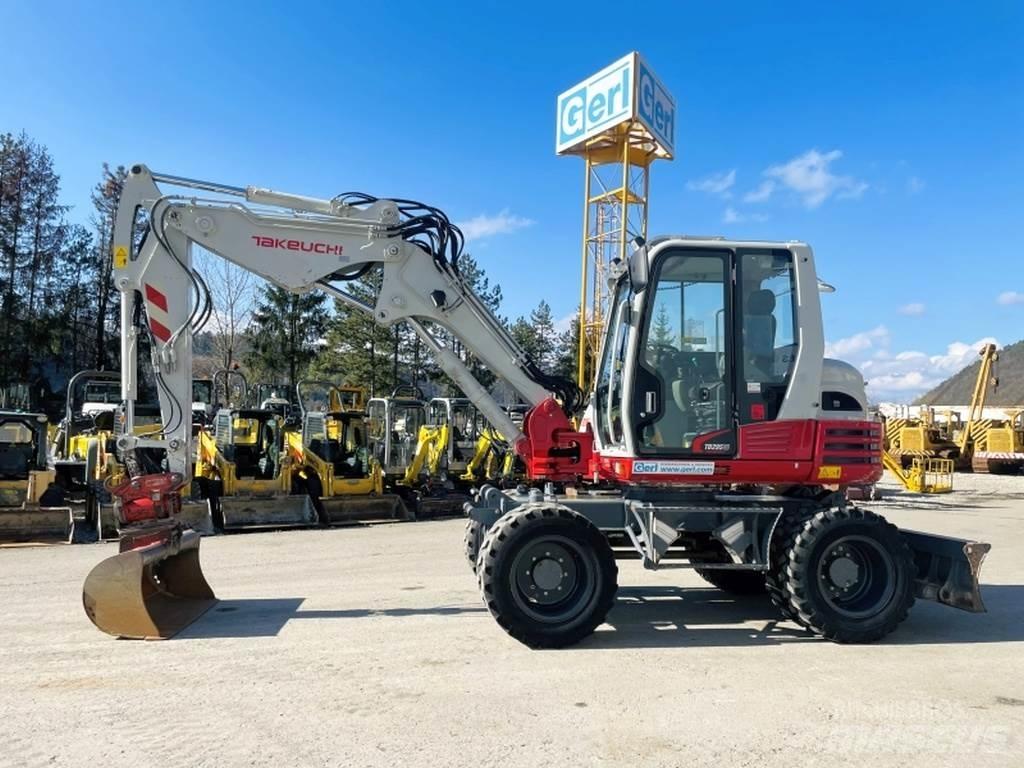 Takeuchi TB295W Gumikerekes kotrók