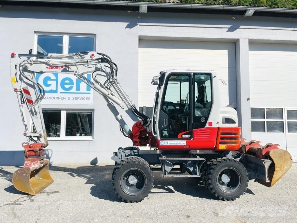 Takeuchi TB295W Gumikerekes kotrók