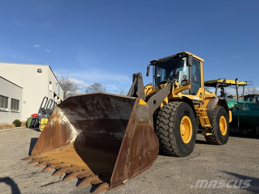 Volvo L 90 F Gumikerekes homlokrakodók