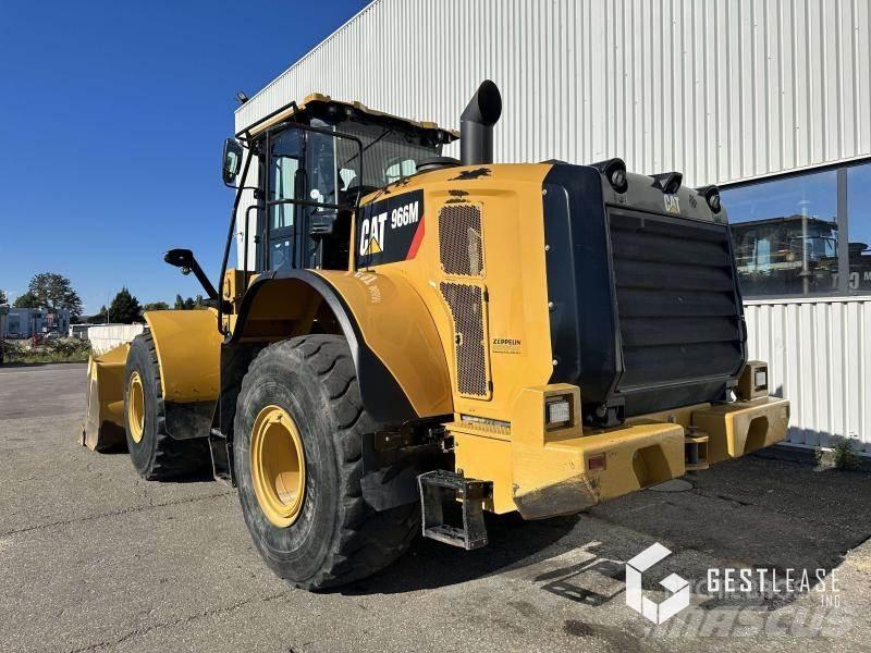 CAT 966M Gumikerekes homlokrakodók