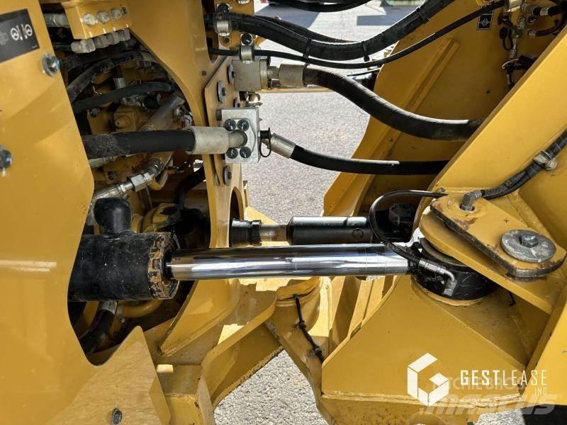 CAT 966M Gumikerekes homlokrakodók