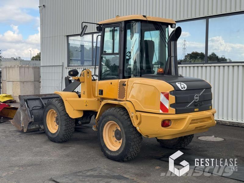 Volvo L30G Gumikerekes homlokrakodók