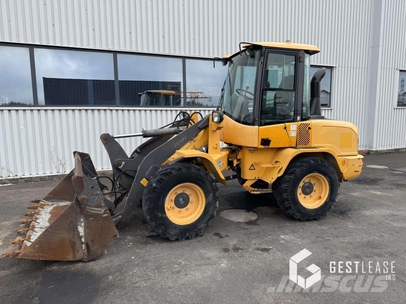 Volvo L30G Gumikerekes homlokrakodók