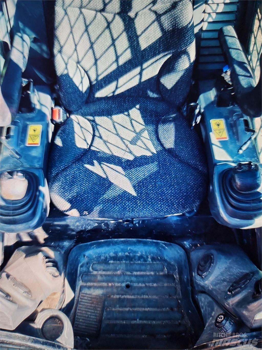 CAT 299D2 Kompaktrakodók