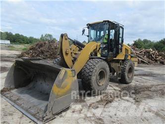 CAT 938M Gumikerekes homlokrakodók