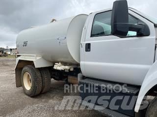 Ford F750 Vízszállító teherautók