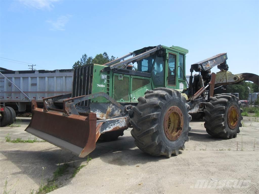 John Deere 748H Vonszolók