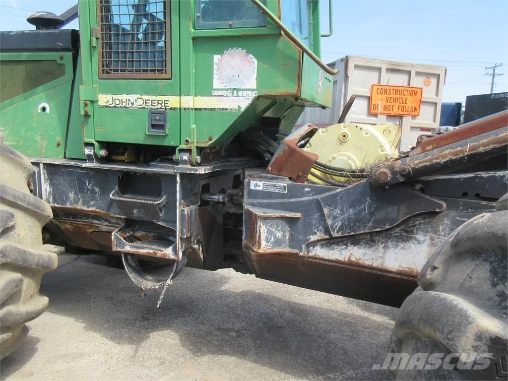 John Deere 748H Vonszolók
