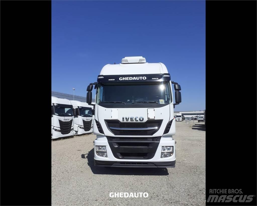 Iveco AS260S48Y Dobozos teherautók