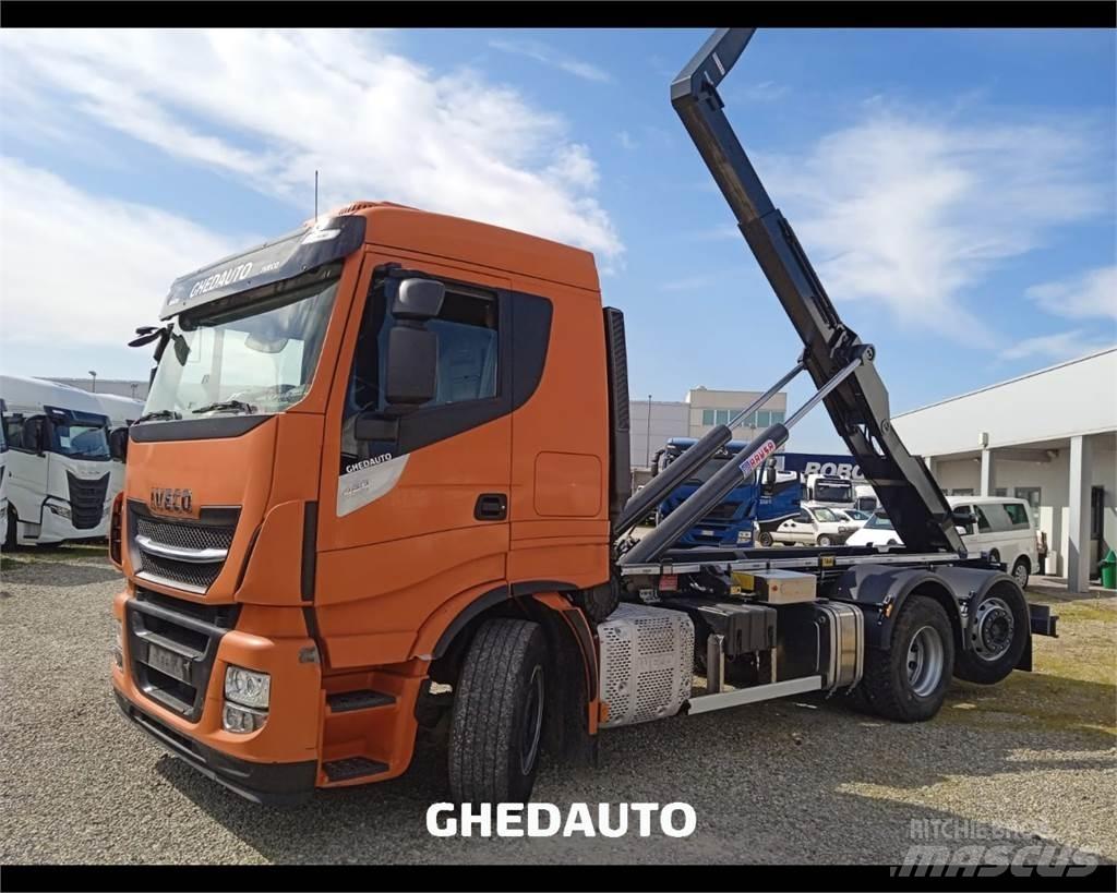 Iveco AS260S48Y/PS Dobozos teherautók
