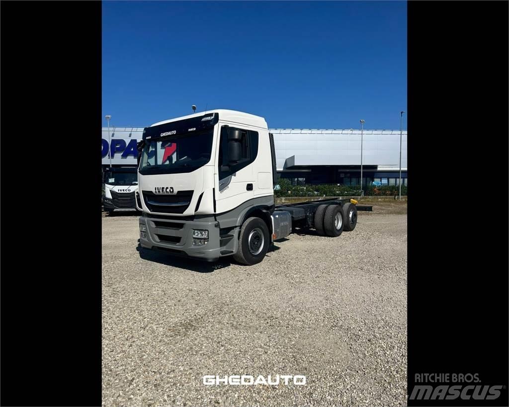 Iveco AS440S46 Dobozos teherautók