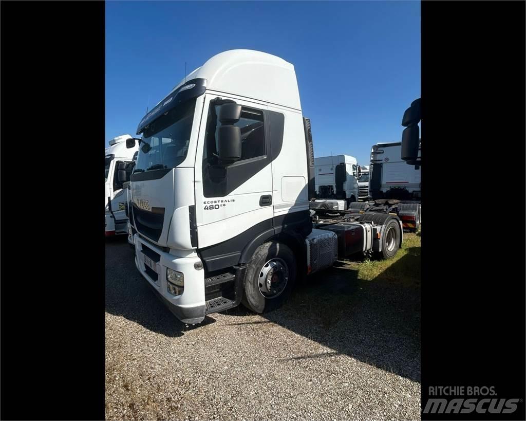 Iveco AS440S48 Dobozos teherautók