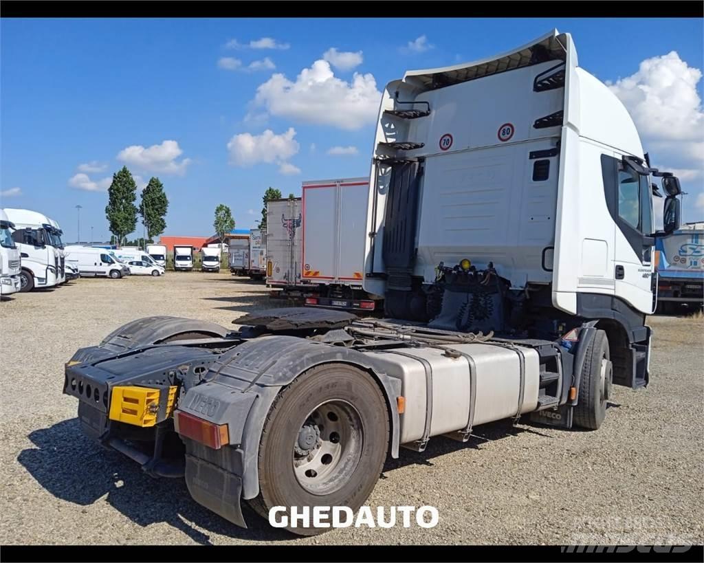 Iveco AS440S48 Dobozos teherautók