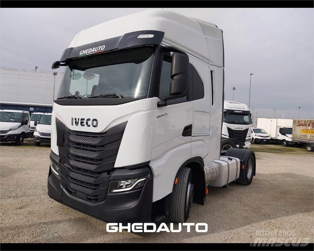 Iveco AS440S48 Dobozos teherautók