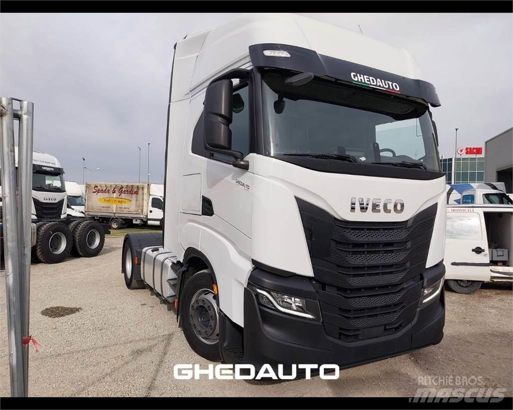 Iveco AS440S48 Dobozos teherautók