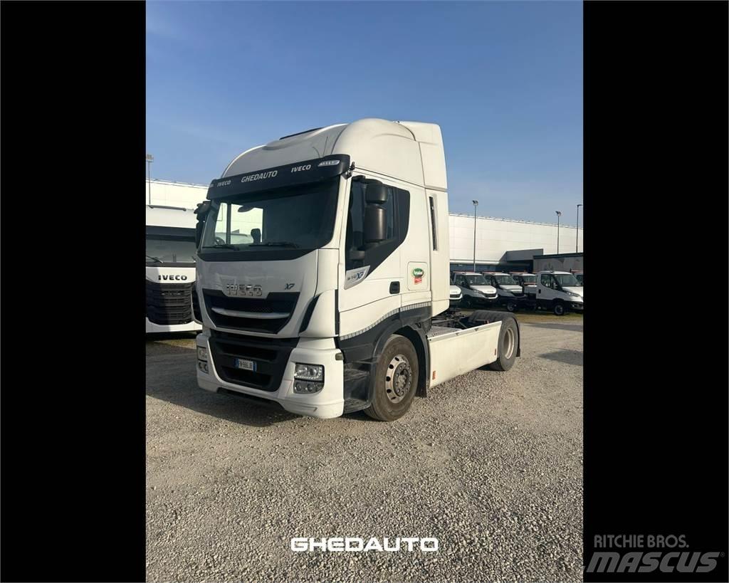 Iveco AS440S48 Dobozos teherautók