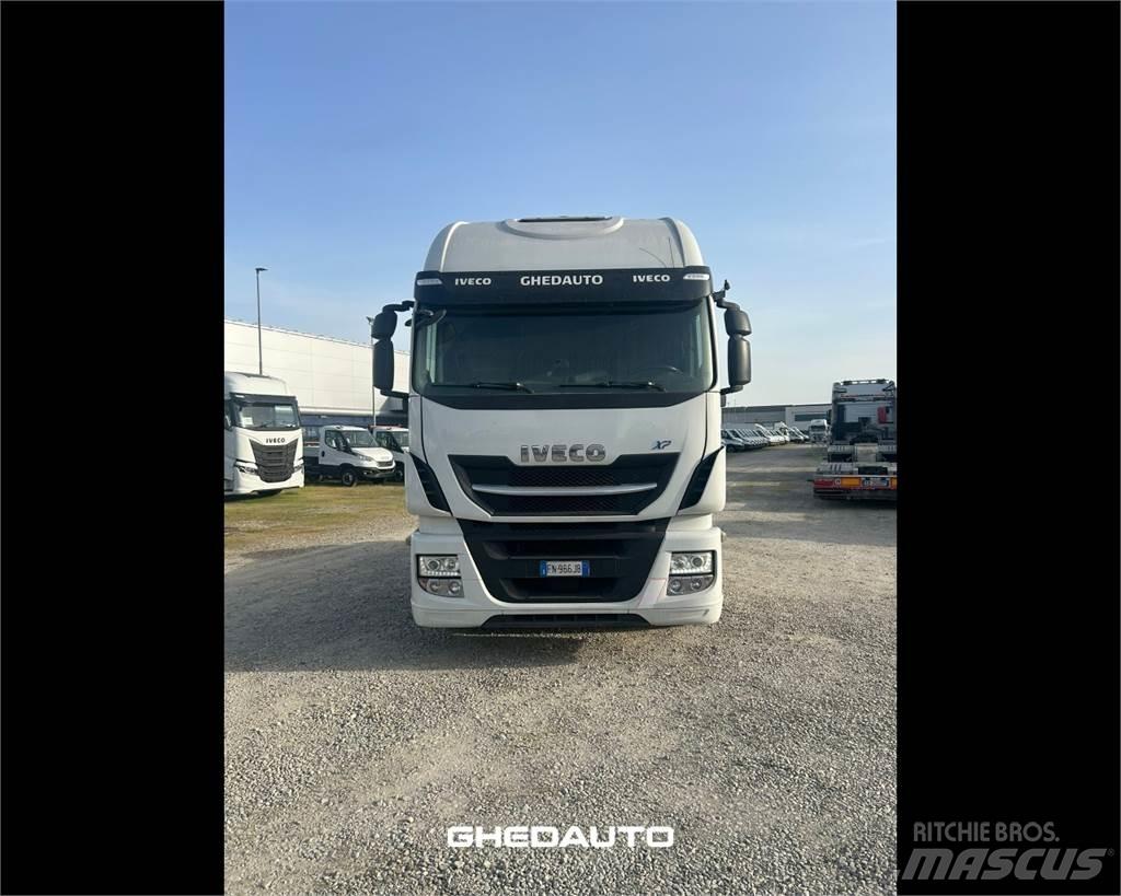 Iveco AS440S48 Dobozos teherautók