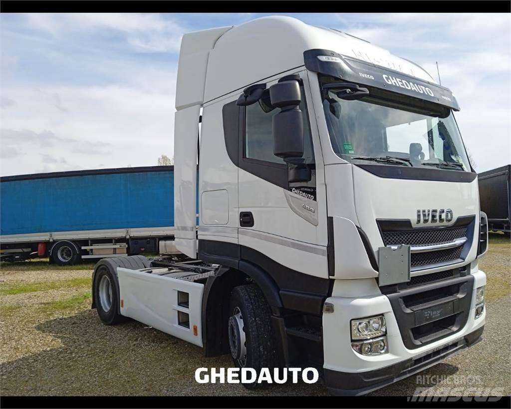 Iveco AS440S48T/P Dobozos teherautók