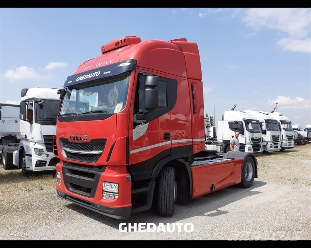 Iveco AS440S48T/P Dobozos teherautók