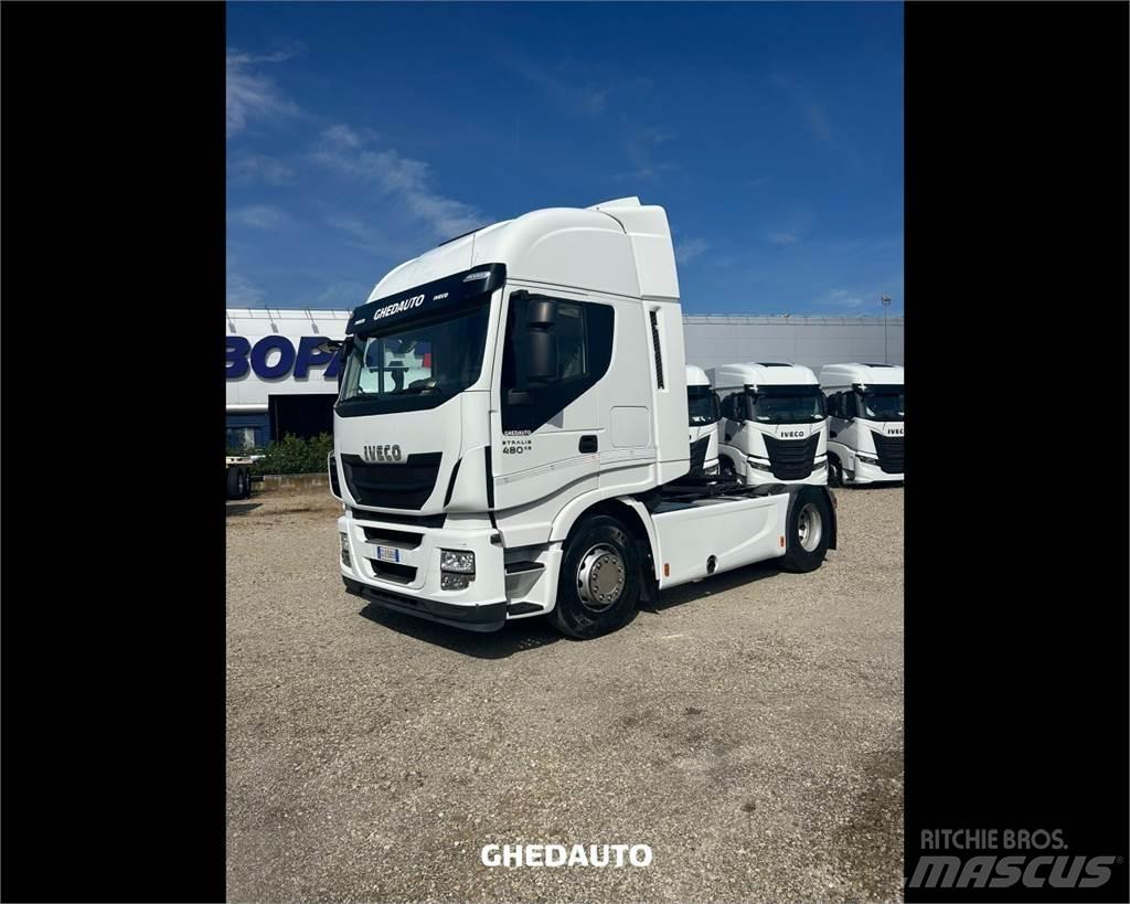 Iveco AS440S48T/P Dobozos teherautók