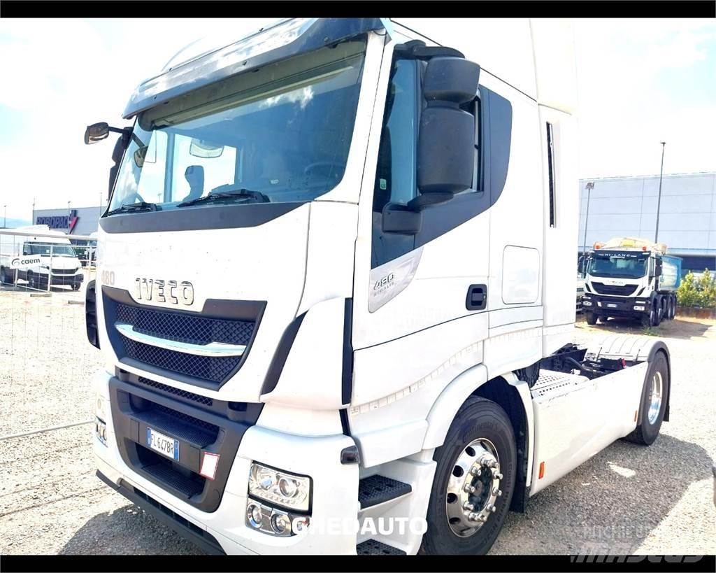 Iveco AS440S48T/P Dobozos teherautók