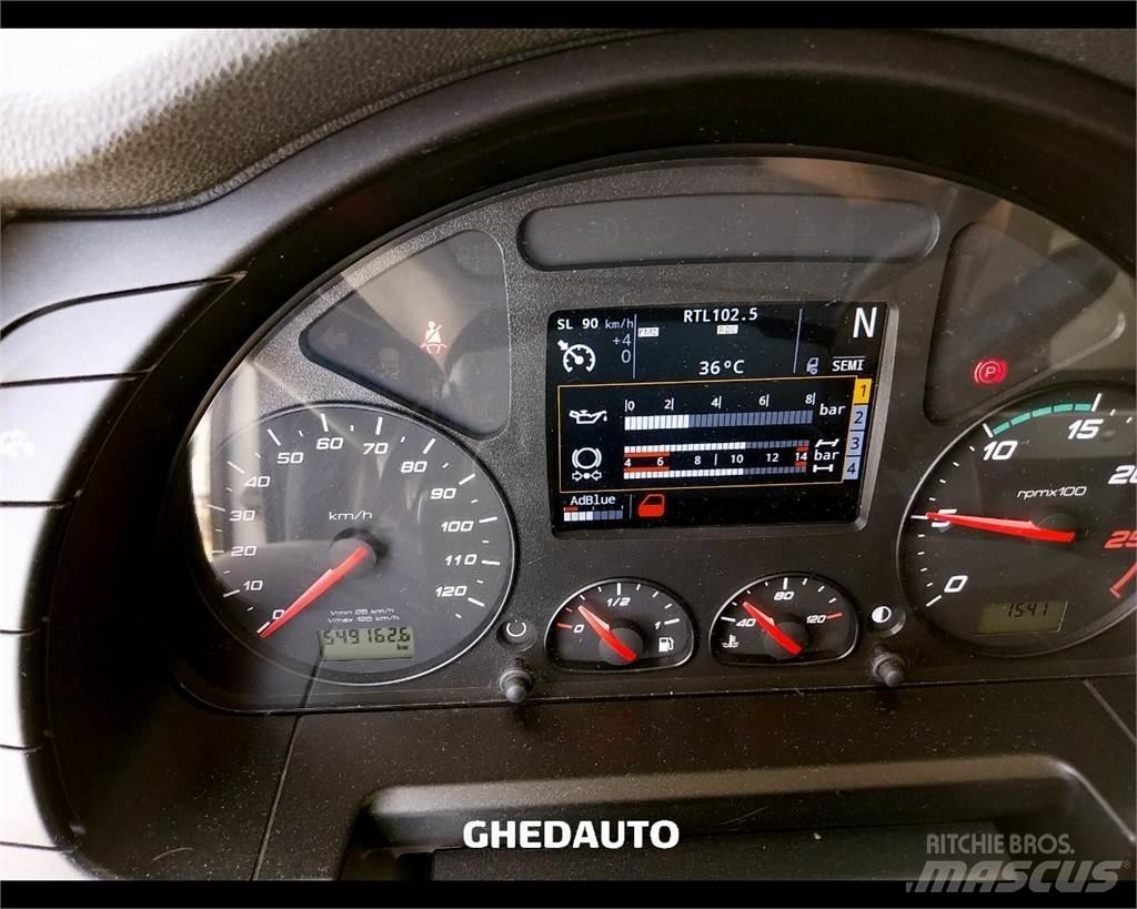 Iveco AS440S48T/P Dobozos teherautók