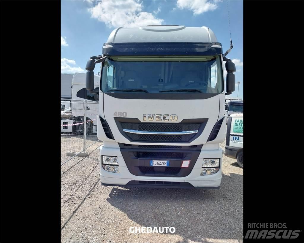 Iveco AS440S48T/P Dobozos teherautók
