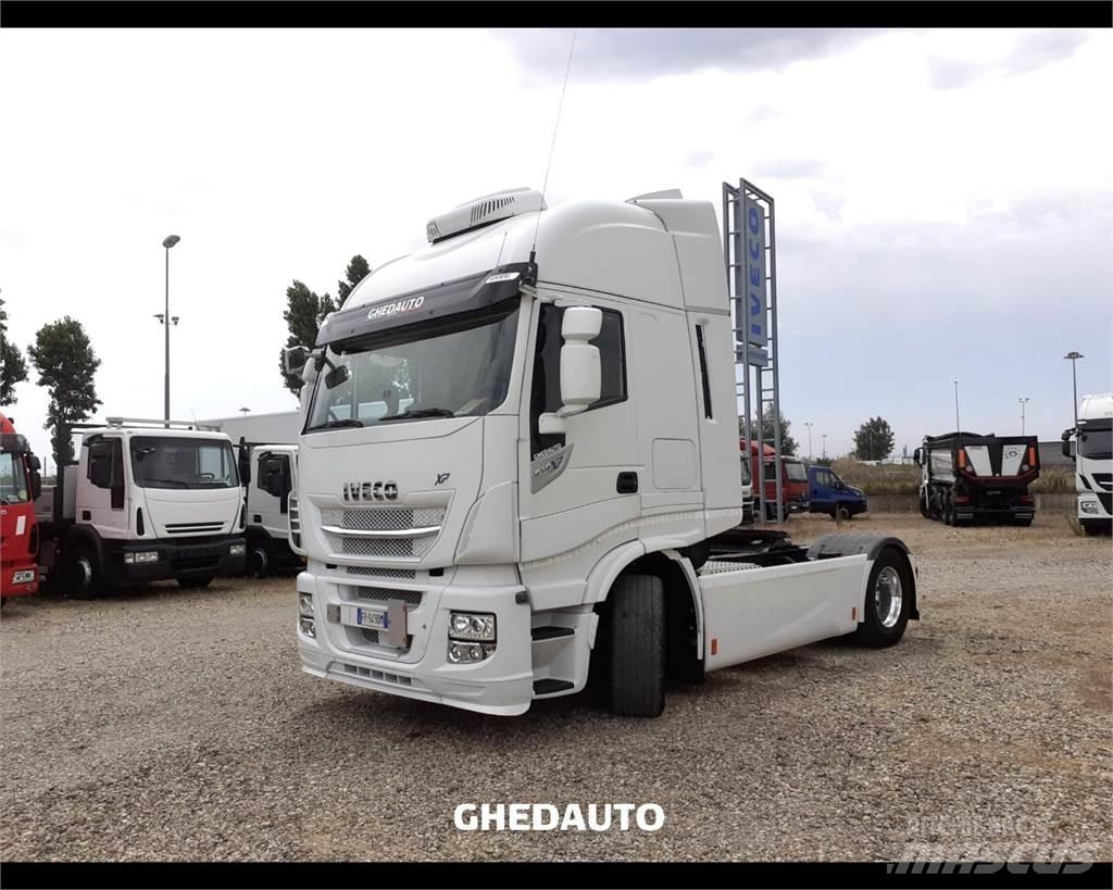 Iveco AS440ST/P Dobozos teherautók