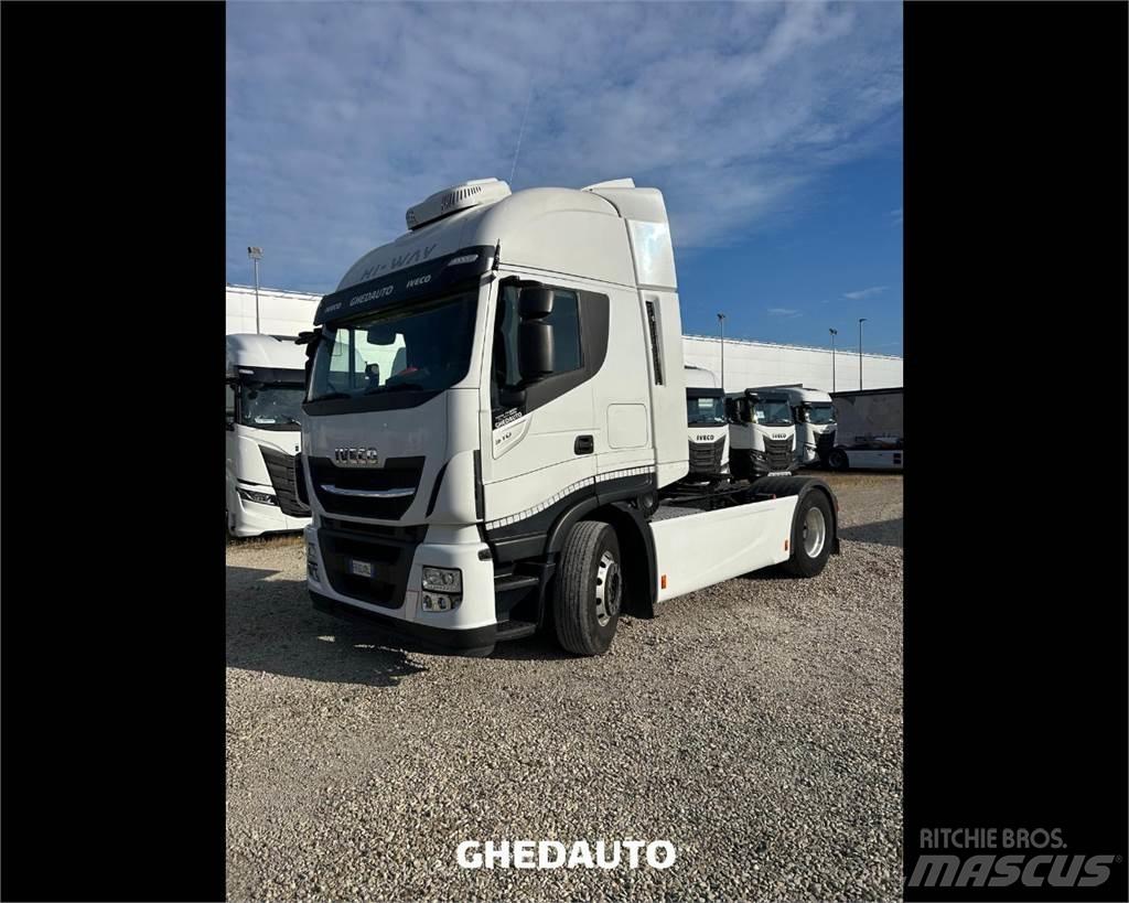 Iveco AS440ST/P Dobozos teherautók