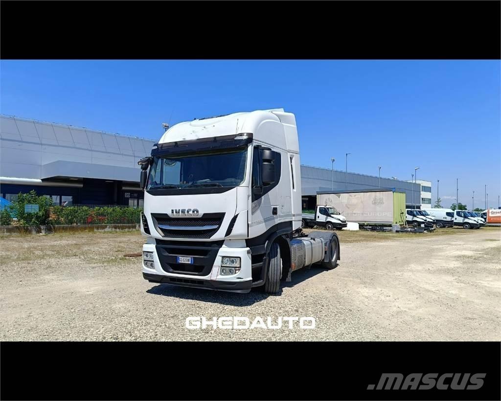 Iveco AS440ST/P Dobozos teherautók