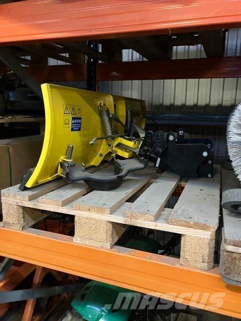 John Deere  Hóeltakarítók