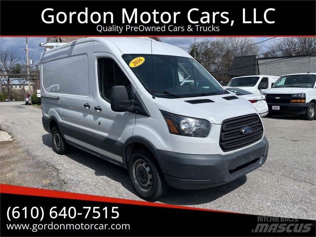 Ford Transit Transporterek