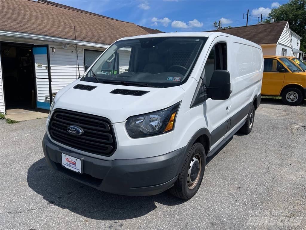 Ford Transit Transporterek