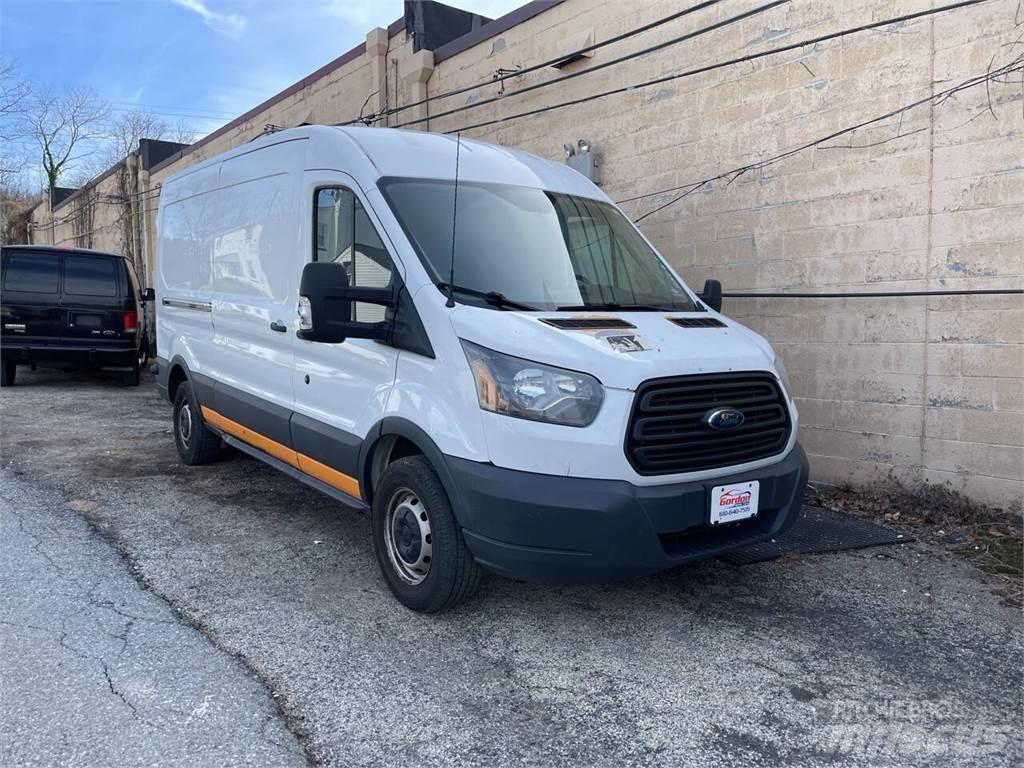Ford Transit Transporterek