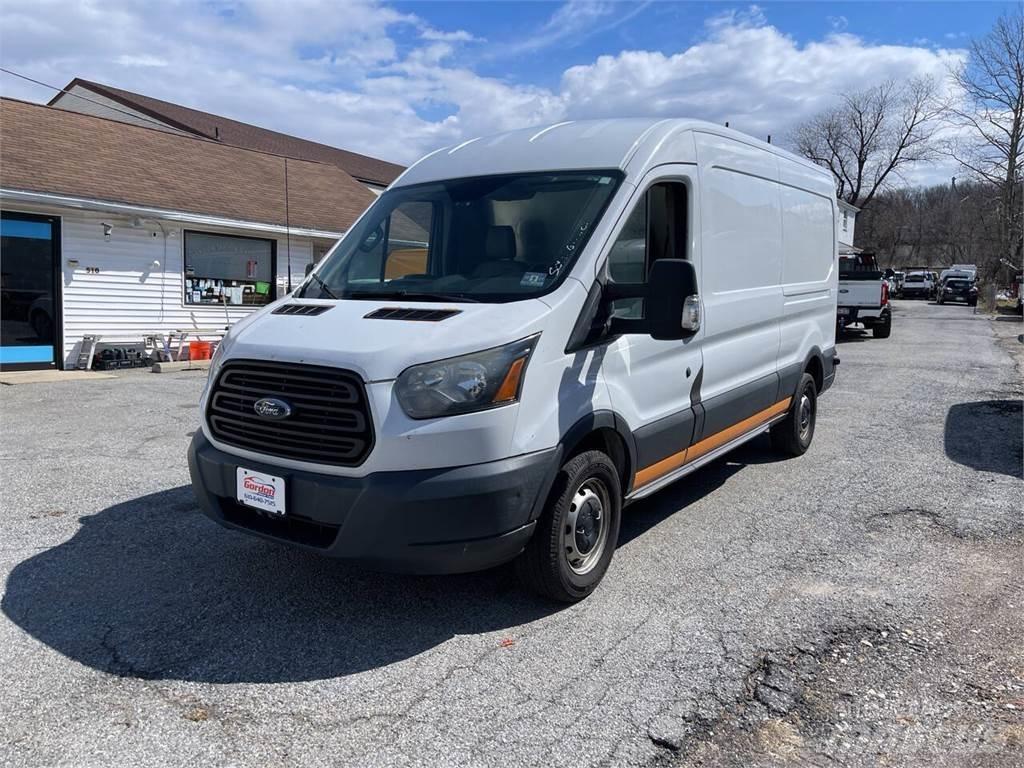 Ford Transit Transporterek