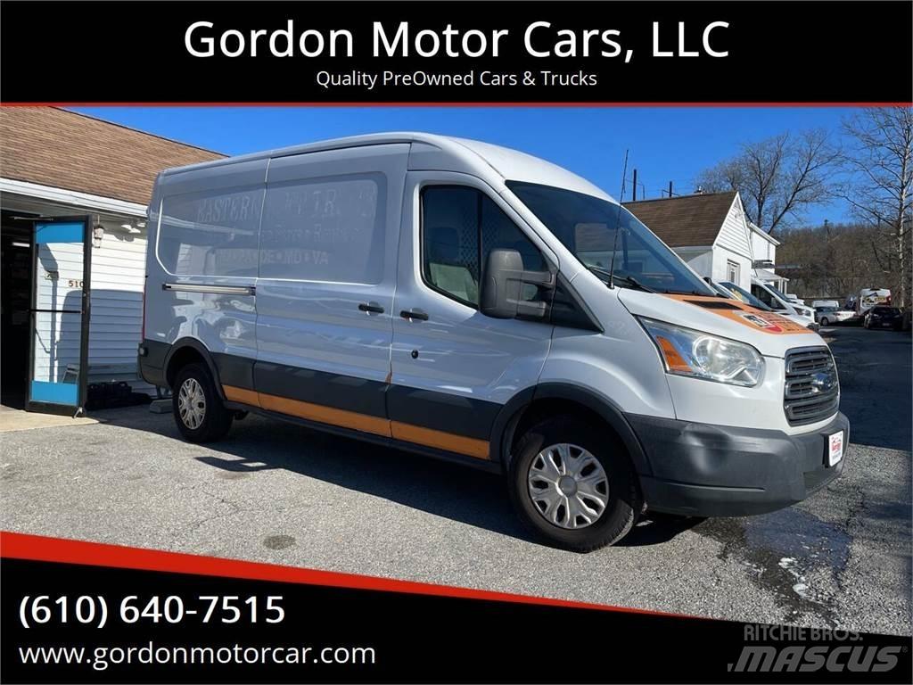 Ford Transit Transporterek
