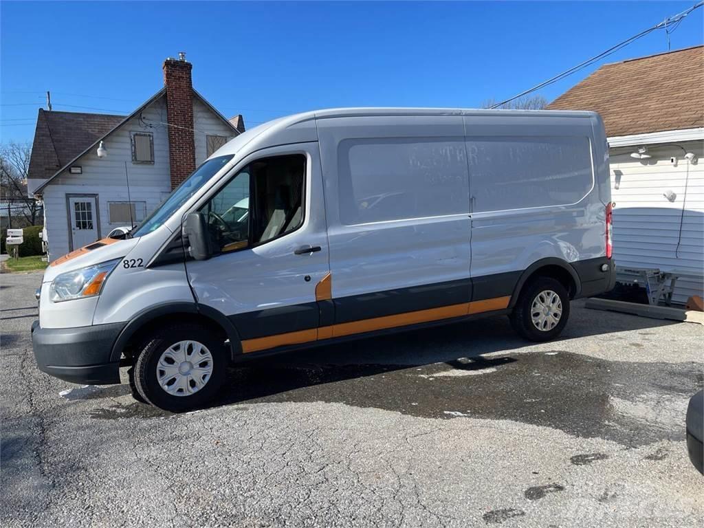 Ford Transit Transporterek