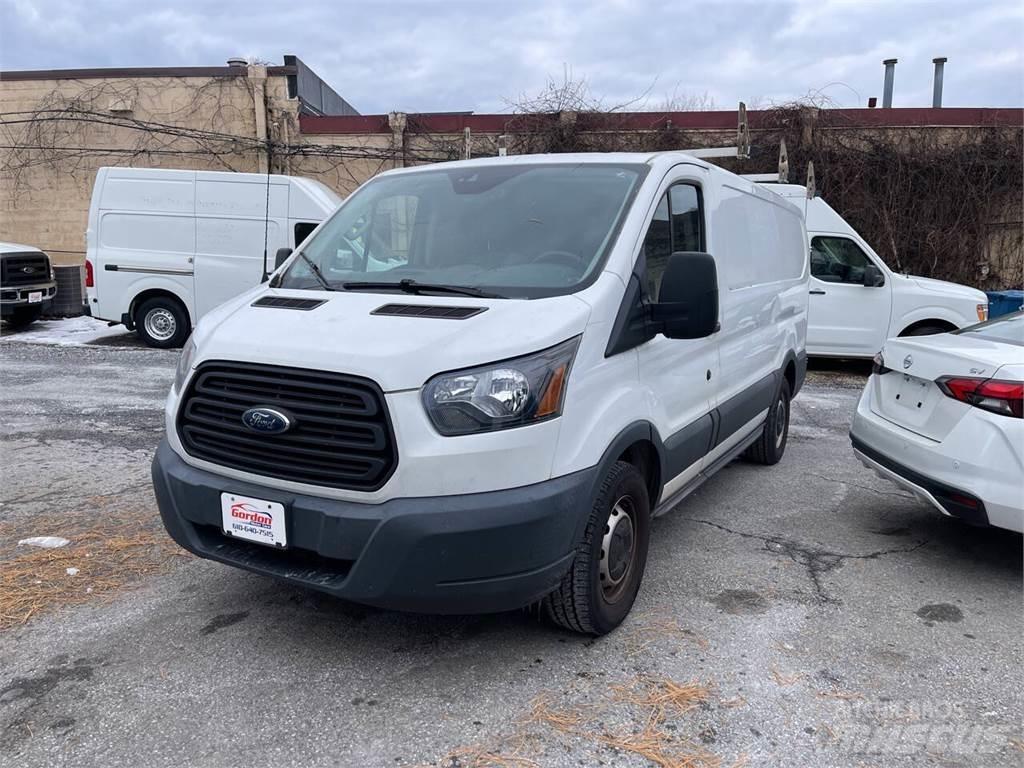 Ford Transit Transporterek