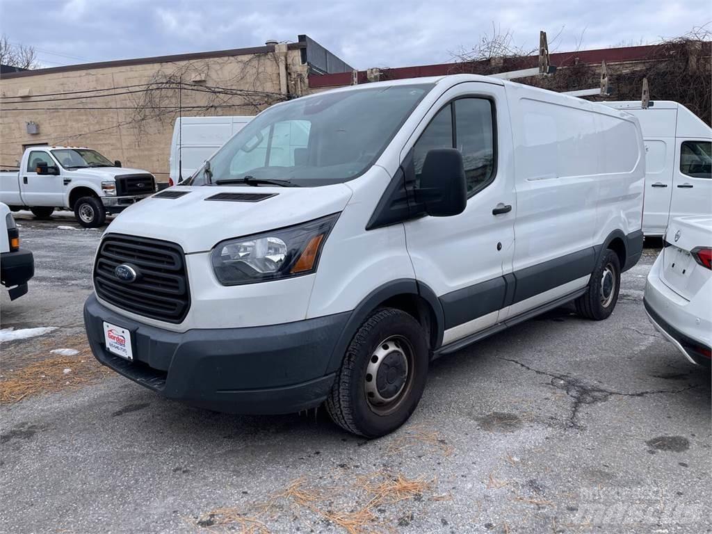 Ford Transit Transporterek