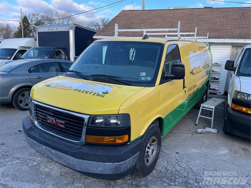 GMC Savana Transporterek