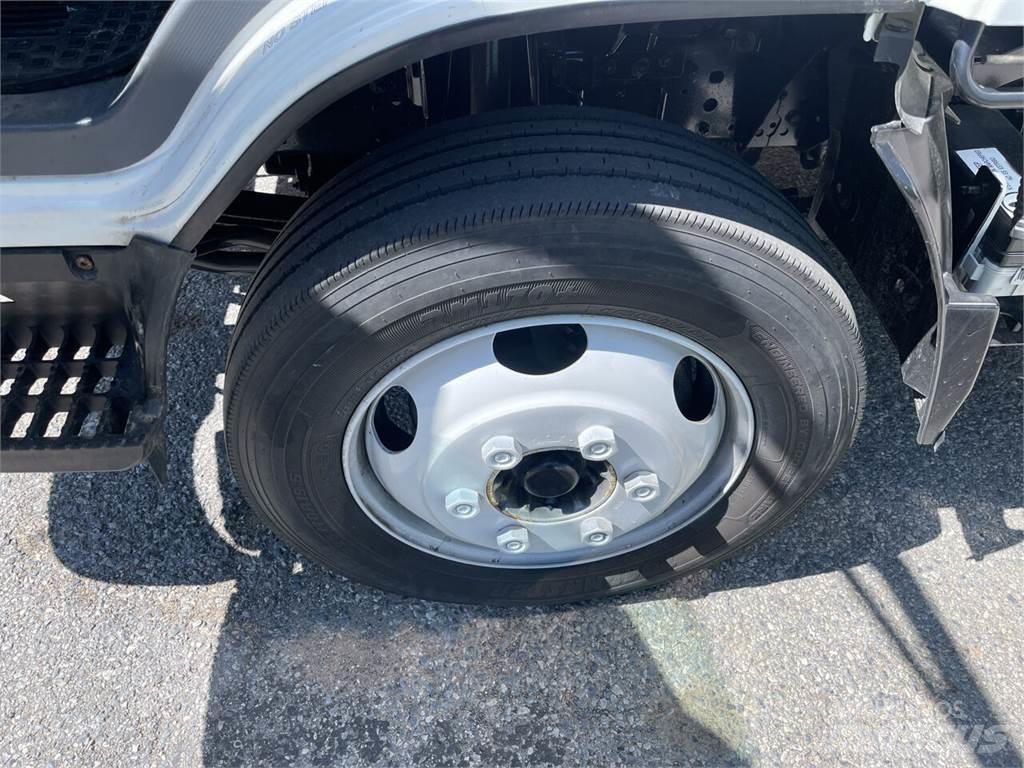 Isuzu NRR Dobozos teherautók
