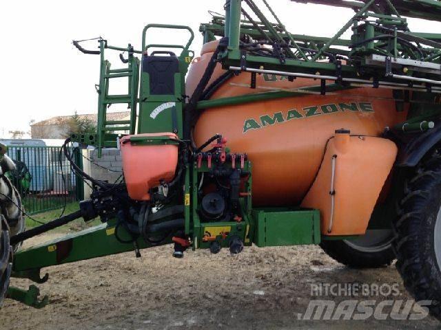 Amazone UX 4200 Vontatott trágyaszórók