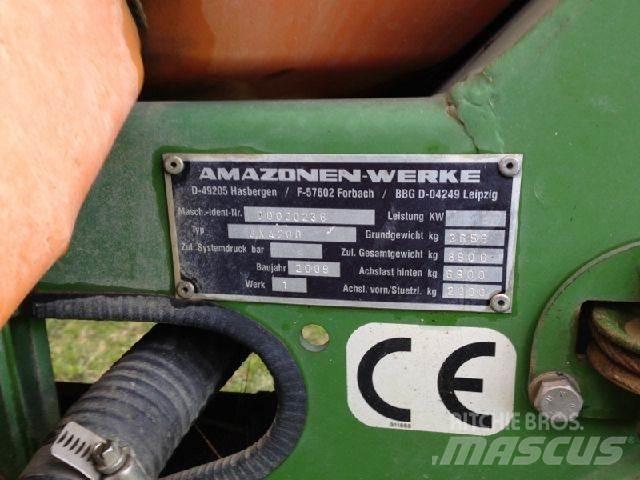 Amazone UX 4200 Vontatott trágyaszórók
