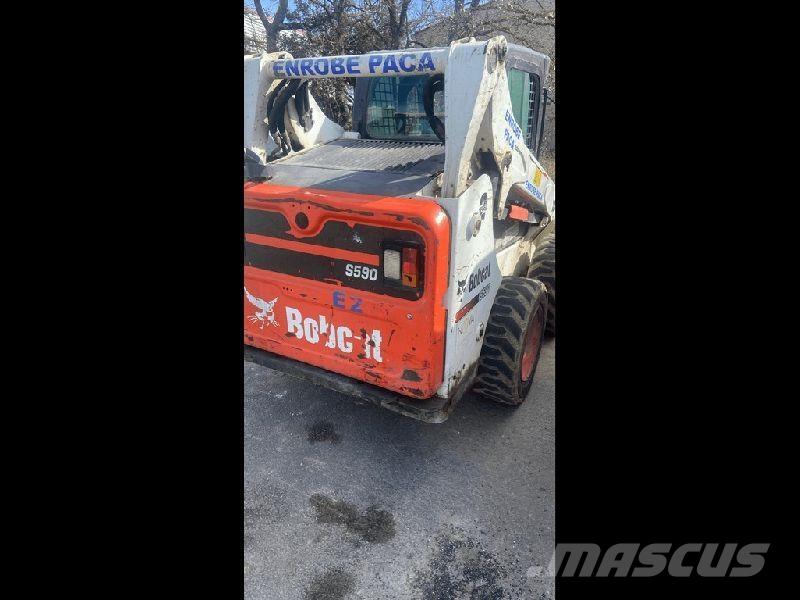 Bobcat S590 Gumikerekes homlokrakodók