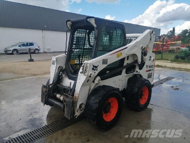 Bobcat S770 Gumikerekes homlokrakodók