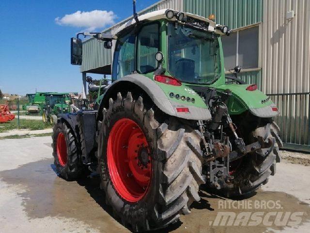 Fendt 718 VARIO Traktorok