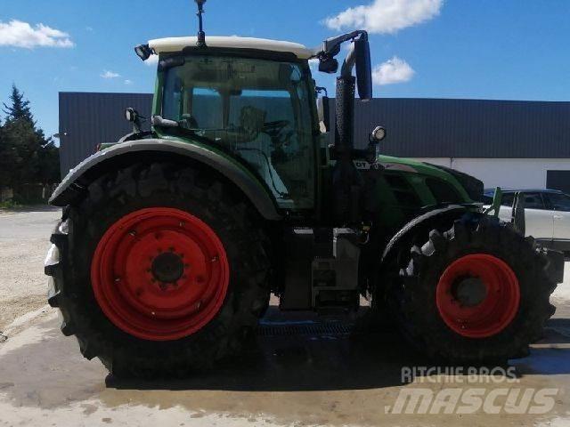 Fendt 718 VARIO Traktorok