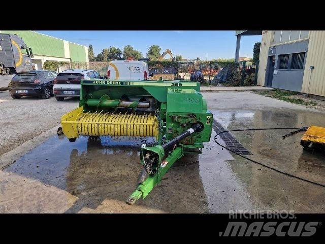 John Deere 359 Szögletes bálázók