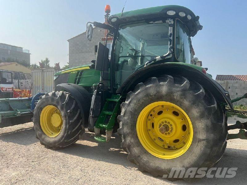 John Deere 7250R Traktorok
