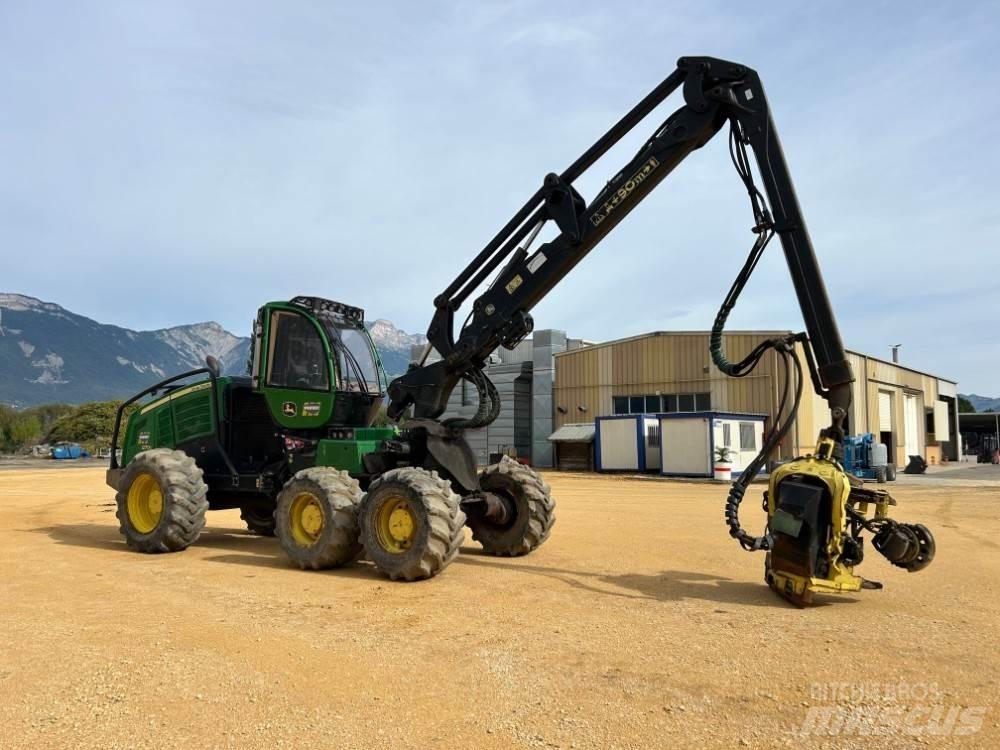 John Deere 1270G Döntő-rakásolók
